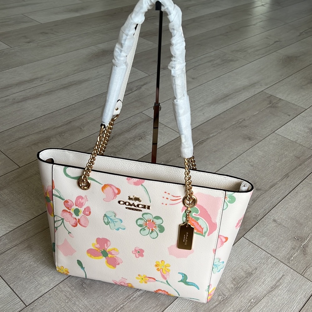 Coach Cammie Chain Tote With Dreamy Land Floral Print